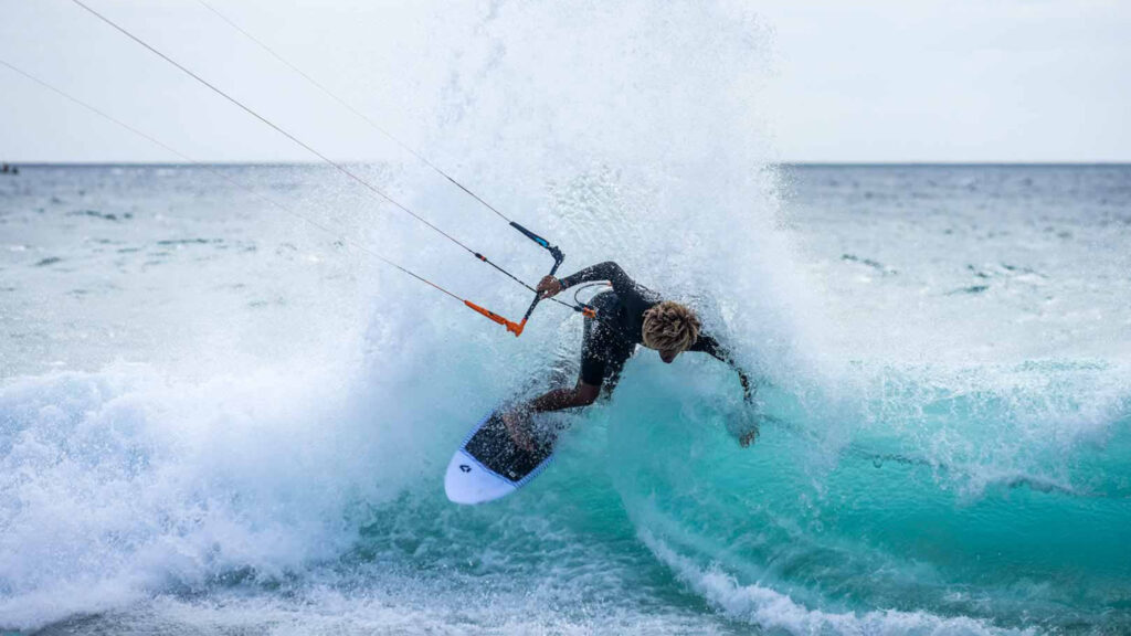 Kitesurfen in der Welle - Redshark